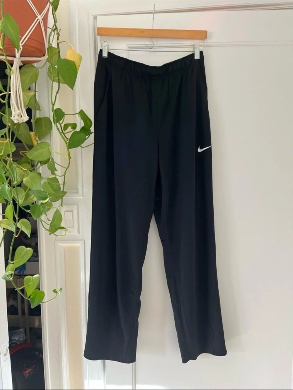 NWT Nike Men’s Medium Workout Bundle (3 Pieces - Shirt, Pants, Jacket)